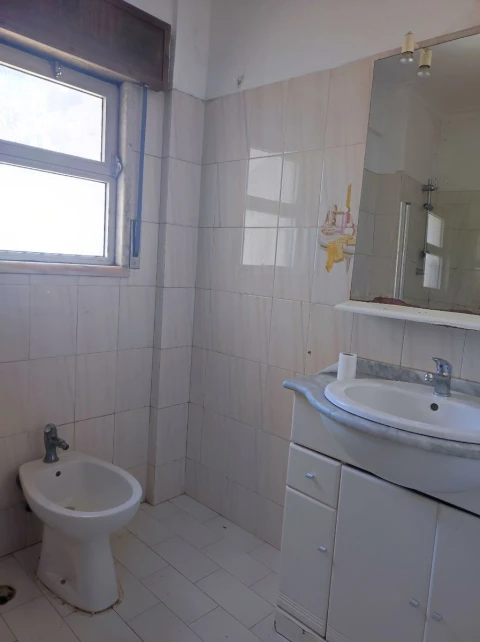 Apartamento T2 para Venda em Agualva e Mira-Sintra