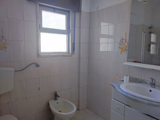 Apartamento T2 para Venda em Agualva e Mira-Sintra Foto 24