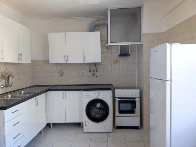 Apartamento T2 para Venda em Agualva e Mira-Sintra Foto 11