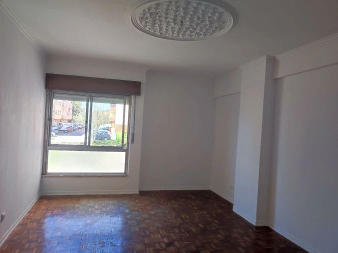 Apartamento T2 para Venda em Agualva e Mira-Sintra Foto 28
