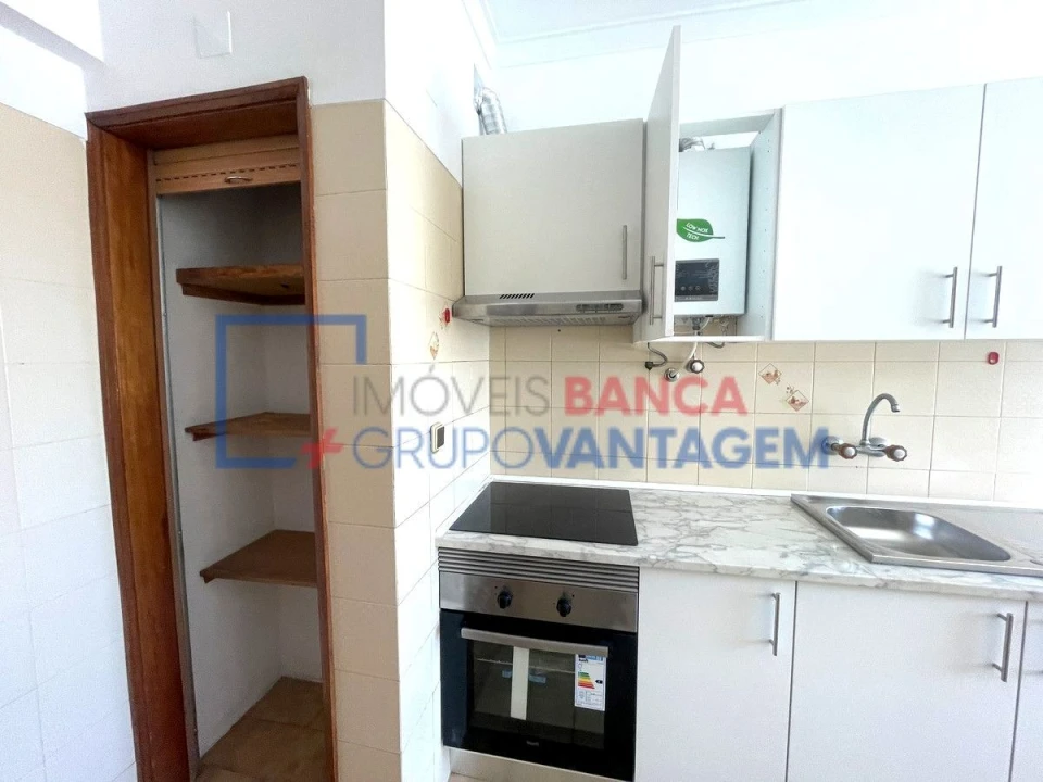 Apartamento T3 para Venda em Amora Foto 2