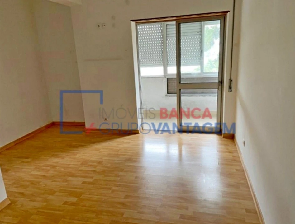 Apartamento T3 para Venda em Almada, Cova da Piedade, Pragal e Cacilhas Foto 6