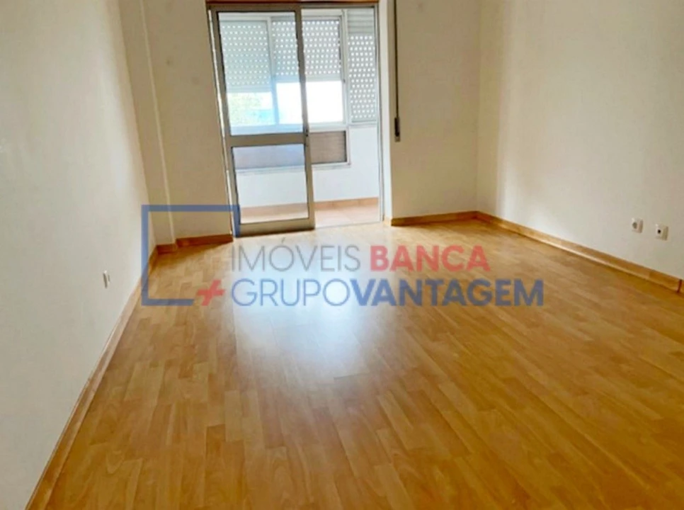 Apartamento T3 para Venda em Almada, Cova da Piedade, Pragal e Cacilhas Foto 9