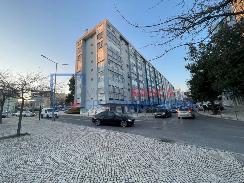 Apartamento T3 para Venda em Almada, Cova da Piedade, Pragal e Cacilhas Foto 10