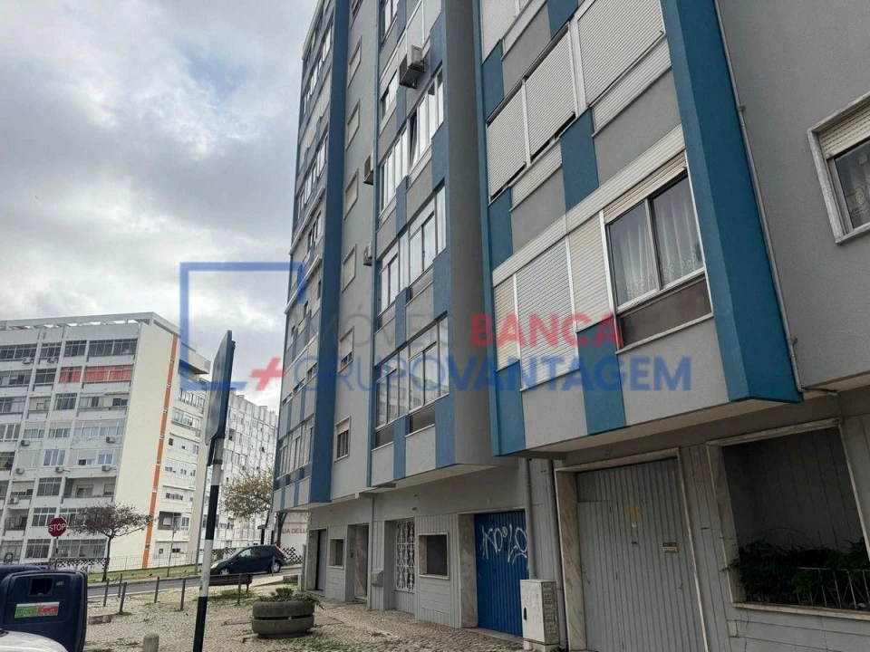 Apartamento T3 para Venda em Almada, Cova da Piedade, Pragal e Cacilhas Foto 2