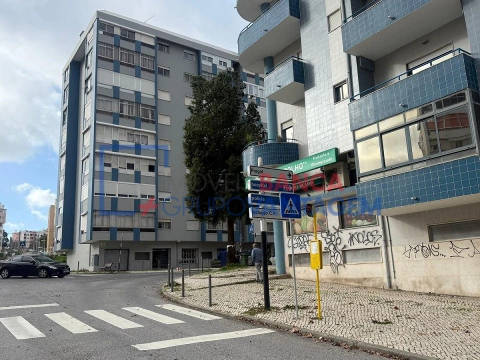 Apartamento T3 para Venda em Almada, Cova da Piedade, Pragal e Cacilhas Foto 17