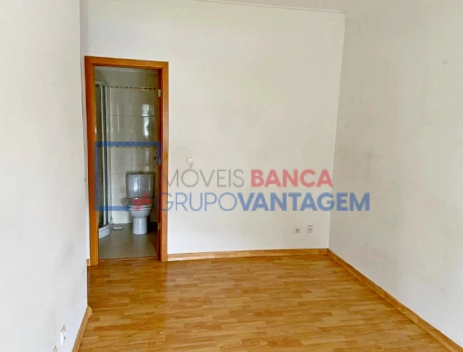Apartamento T3 para Venda em Almada, Cova da Piedade, Pragal e Cacilhas Foto 19