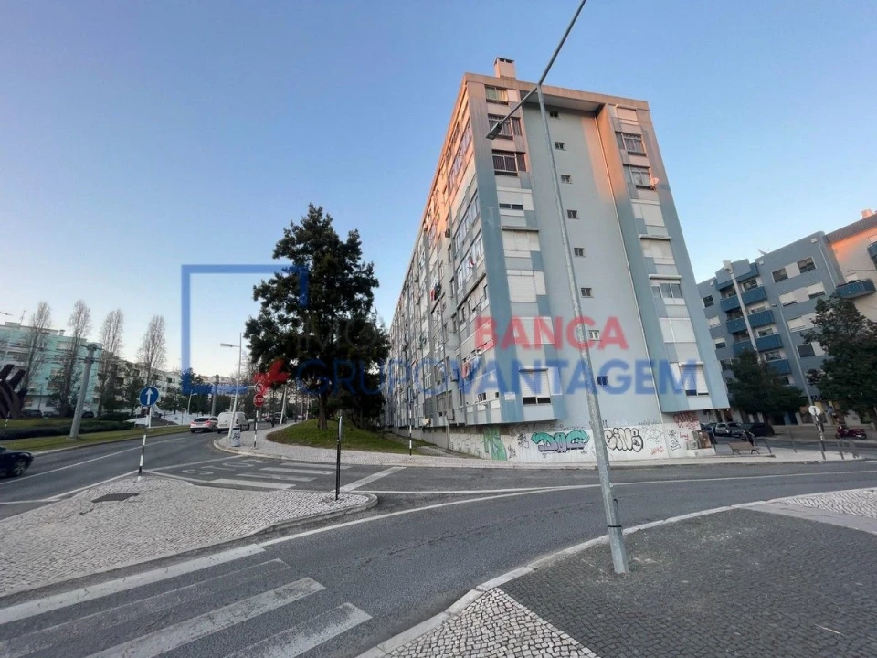 Apartamento T3 para Venda em Almada, Cova da Piedade, Pragal e Cacilhas Foto 25