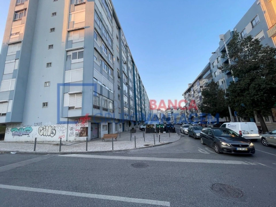 Apartamento T3 para Venda em Almada, Cova da Piedade, Pragal e Cacilhas Foto 29