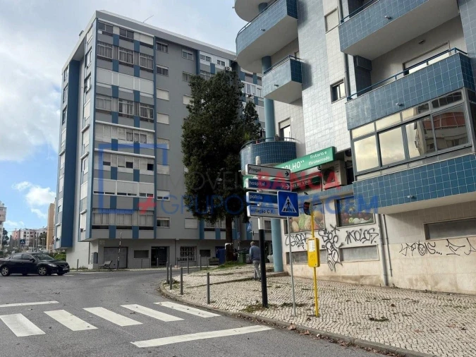 Apartamento T3 para Venda em Almada, Cova da Piedade, Pragal e Cacilhas Foto 17