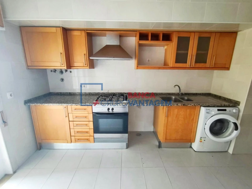 Apartamento T2 para Venda em Azambuja Foto 6