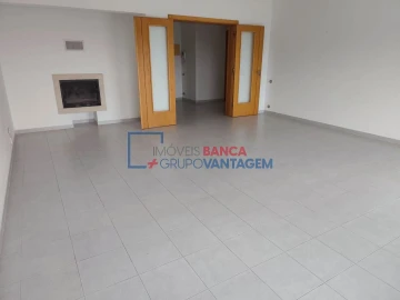 Apartamento T2 para Venda em Azambuja