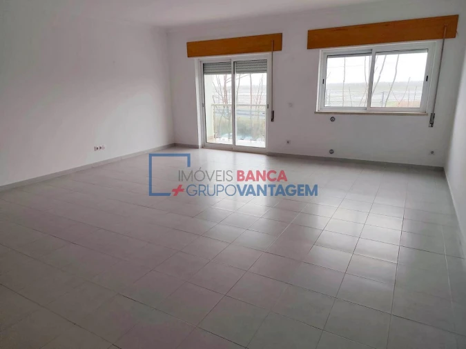 Apartamento T2 para Venda em Azambuja Foto 5