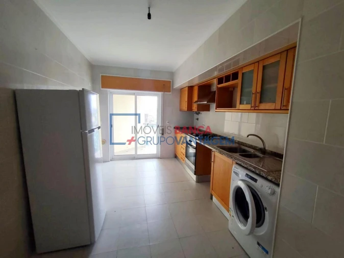 Apartamento T2 para Venda em Azambuja Foto 9