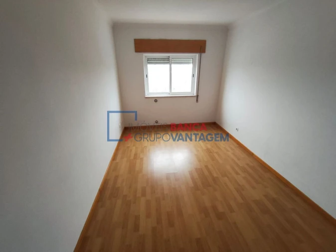 Apartamento T2 para Venda em Azambuja Foto 10