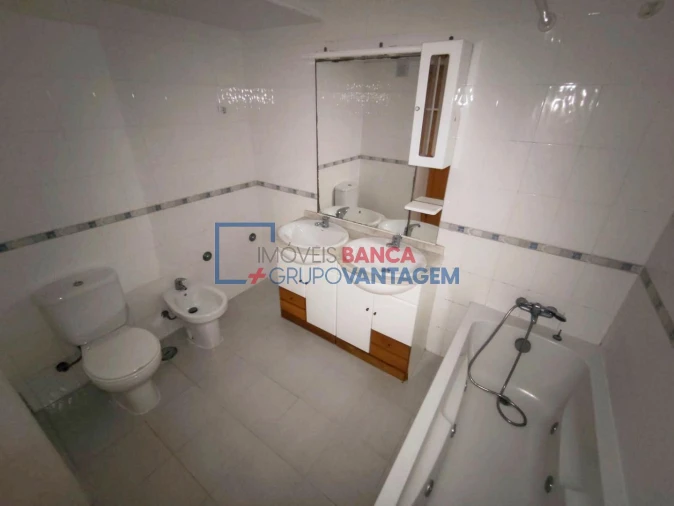 Apartamento T2 para Venda em Azambuja Foto 13