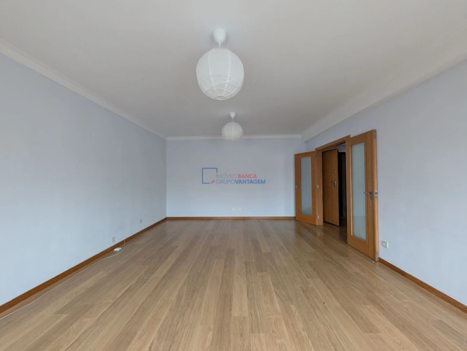 Apartamento T2 para Venda em Venteira Foto 4