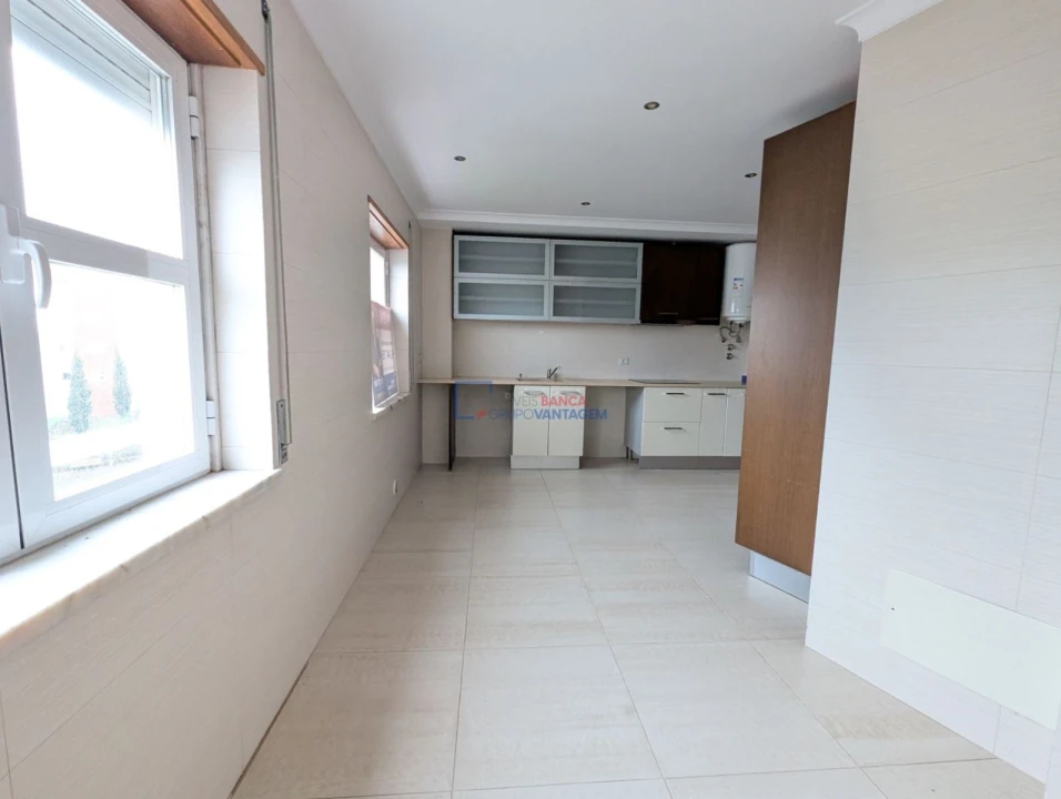 Apartamento T2 para Venda em Venteira Foto 16