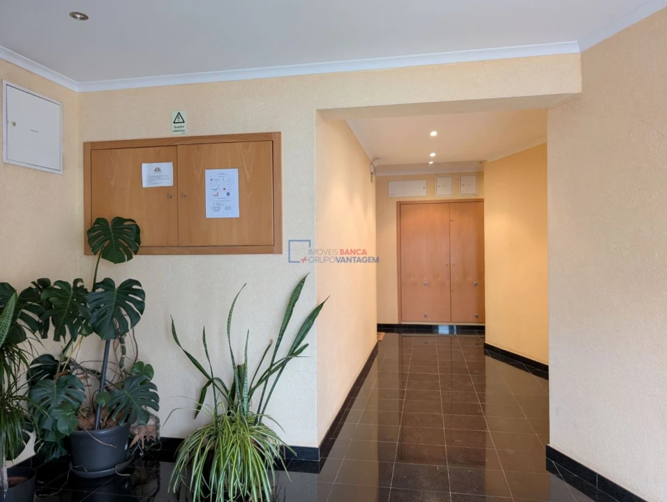 Apartamento T2 para Venda em Venteira Foto 17