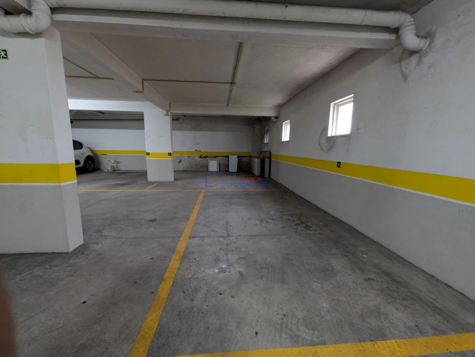 Apartamento T2 para Venda em Venteira Foto 19