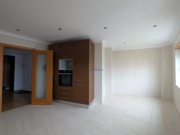 Apartamento T2 para Venda em Venteira