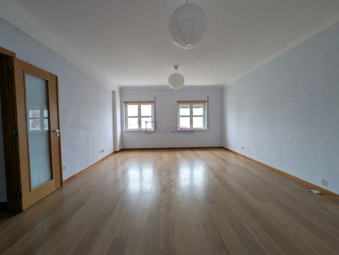 Apartamento T2 para Venda em Venteira Foto 2