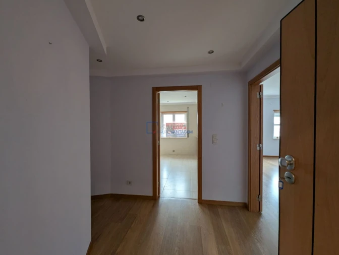Apartamento T2 para Venda em Venteira Foto 5