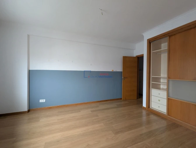 Apartamento T2 para Venda em Venteira Foto 8
