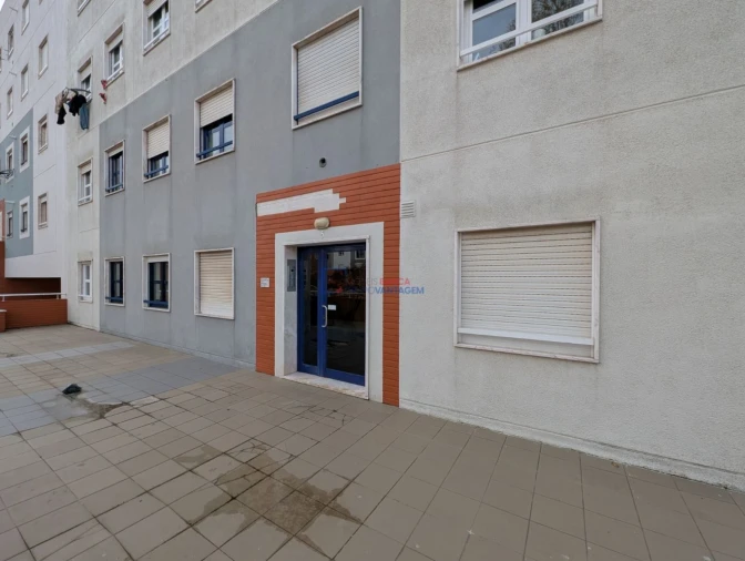 Apartamento T2 para Venda em Venteira Foto 22