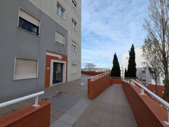 Apartamento T2 para Venda em Venteira Foto 24