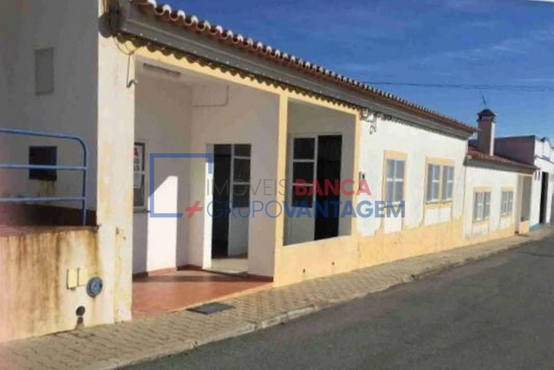 Armazém para Venda em Vale de Santiago Foto 1