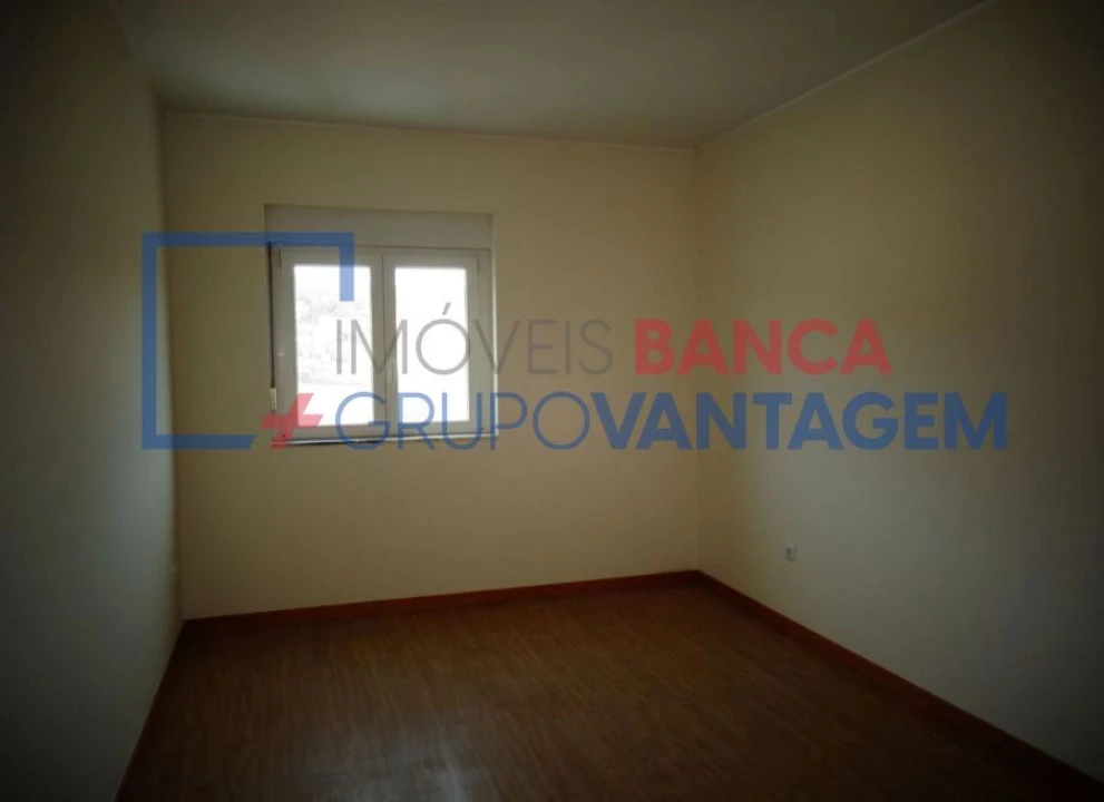 Apartamento T3 para Venda em Fonte Arcada e Oliveira Foto 7