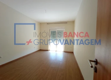 Apartamento T3 para Venda em Fonte Arcada e Oliveira