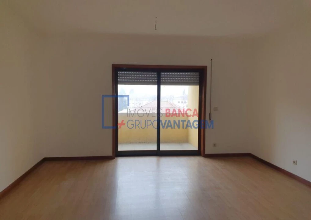 Apartamento T3 para Venda em Paço de Sousa Foto 9