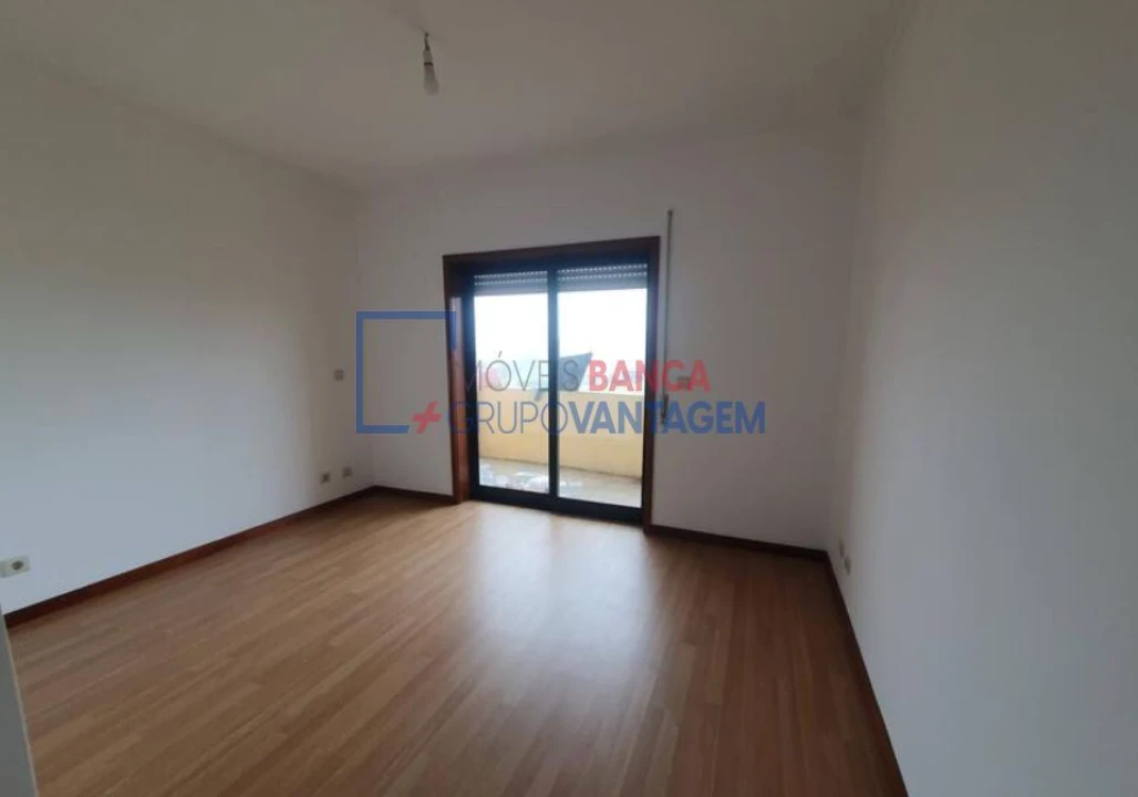 Apartamento T3 para Venda em Paço de Sousa Foto 13