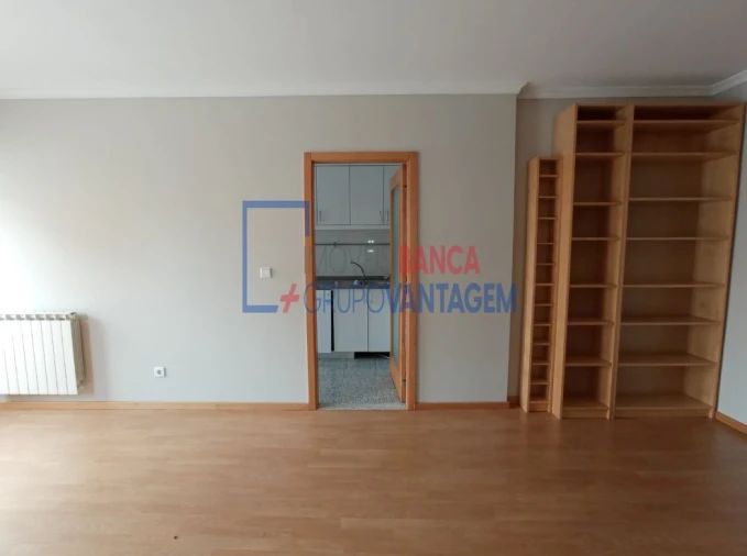 Apartamento T1 para Venda em Paranhos Foto 6