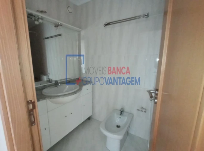 Apartamento T1 para Venda em Paranhos Foto 14