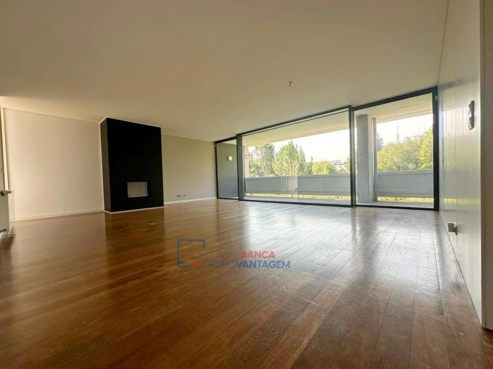 Apartamento T4 para Venda em Mafamude e Vilar do Paraíso Foto 2