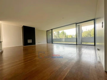 Apartamento T4 para Venda em Mafamude e Vilar do Paraíso