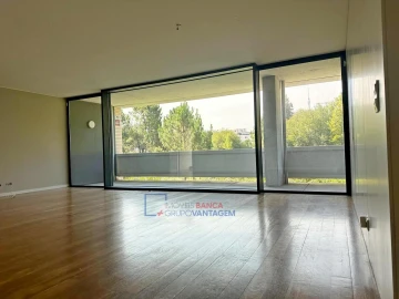 Apartamento T4 para Venda em Mafamude e Vilar do Paraíso