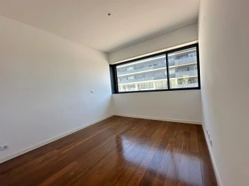 Apartamento T4 para Venda em Mafamude e Vilar do Paraíso
