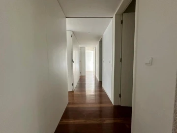 Apartamento T4 para Venda em Mafamude e Vilar do Paraíso
