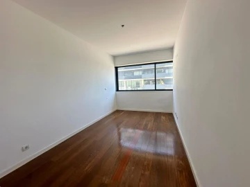Apartamento T4 para Venda em Mafamude e Vilar do Paraíso