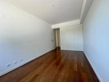 Apartamento T4 para Venda em Mafamude e Vilar do Paraíso