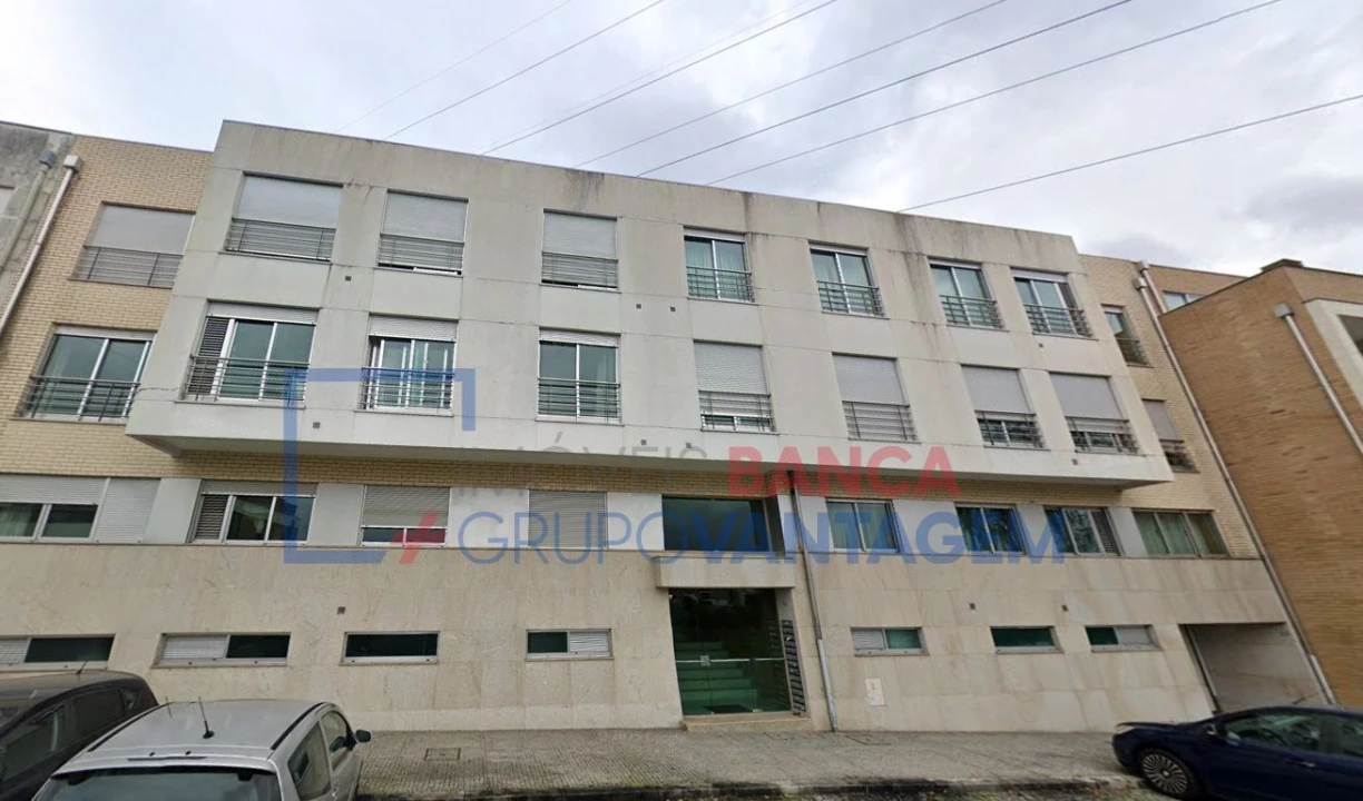 Apartamento T2 para Venda em Cidade da Maia Foto 2