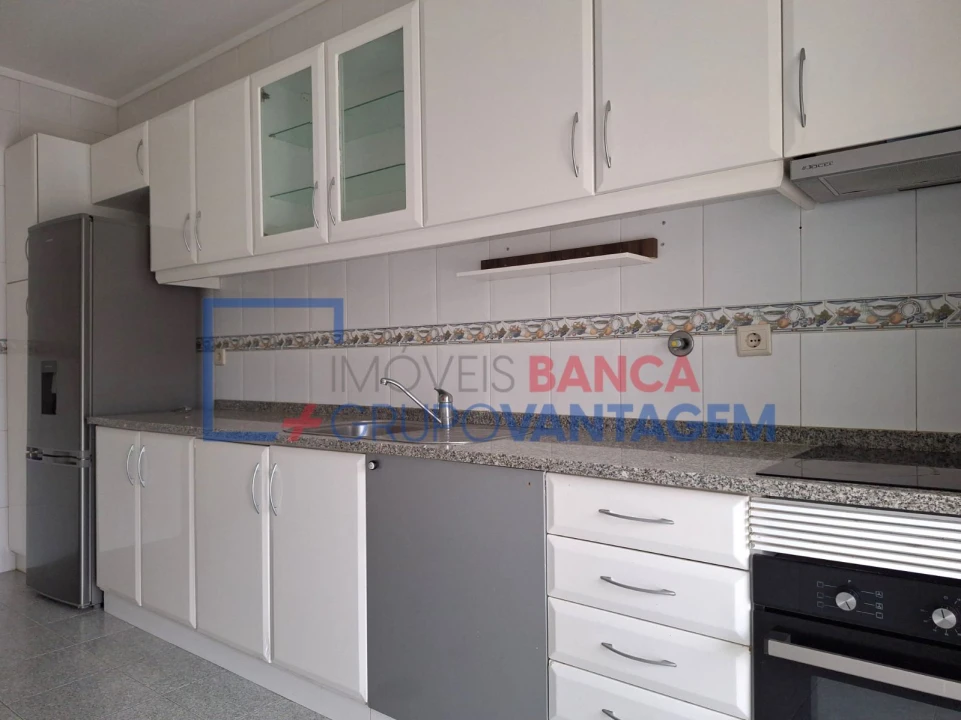 Apartamento T2 para Venda em Cidade da Maia Foto 12