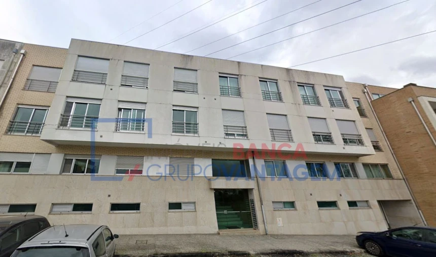 Apartamento T2 para Venda em Cidade da Maia Foto 2