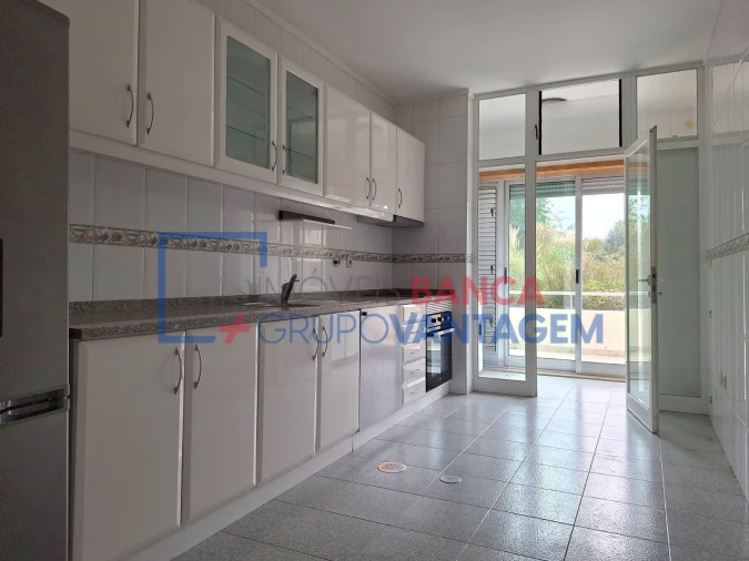 Apartamento T2 para Venda em Cidade da Maia Foto 10