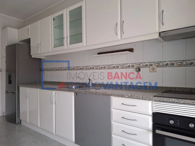 Apartamento T2 para Venda em Cidade da Maia Foto 12