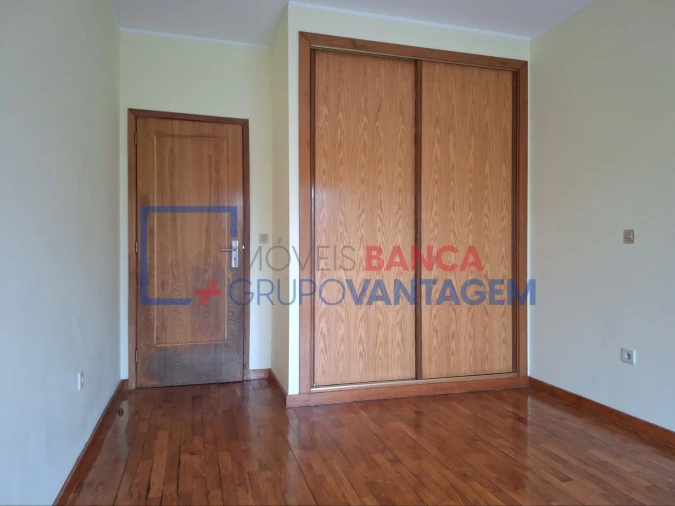 Apartamento T2 para Venda em Cidade da Maia Foto 16